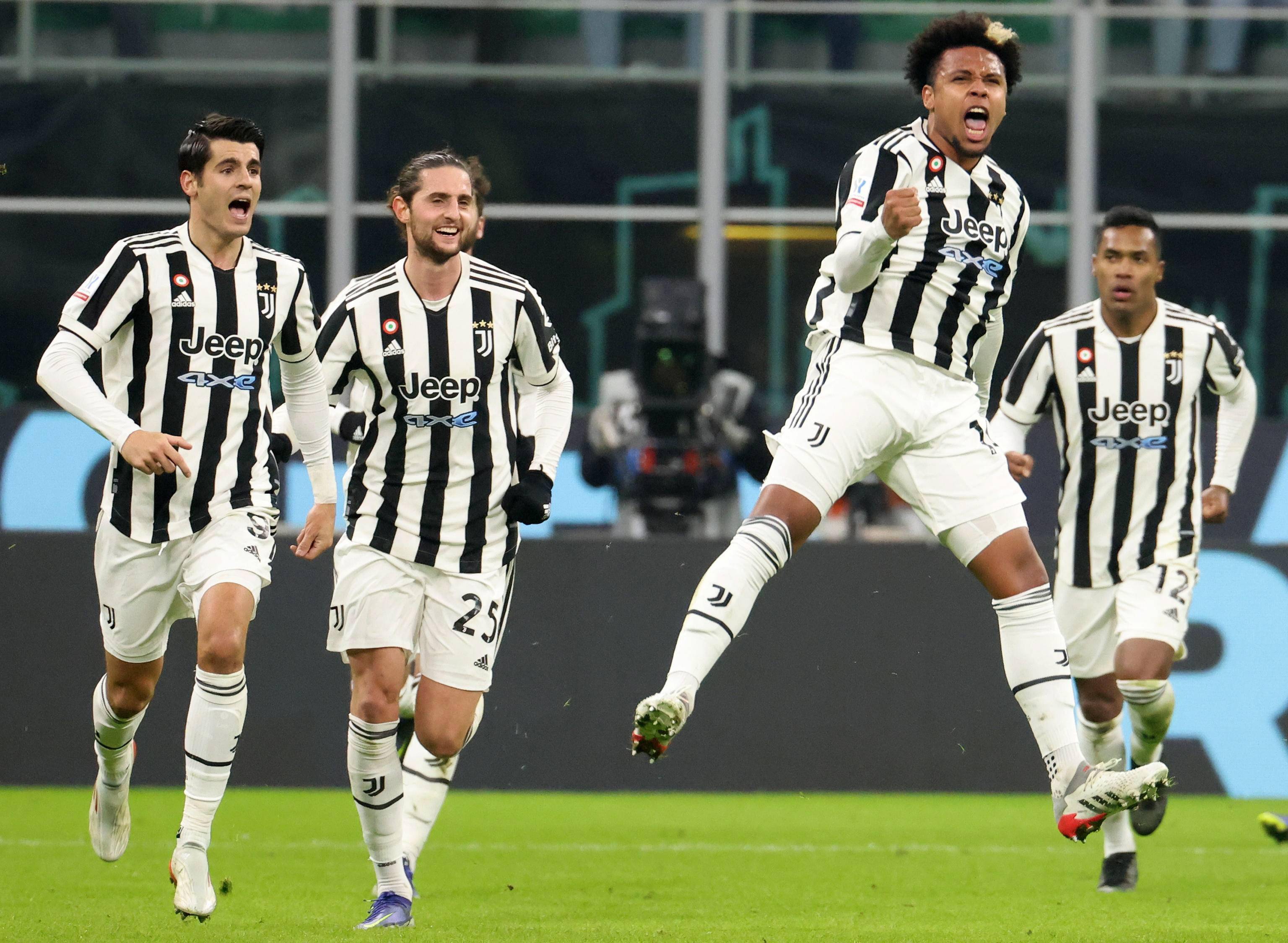 邮报：曼联球迷正计划针对个人座位许可制度发起抗议（邮报：曼联球迷酝酿就个人座位许可政策发起抗议）