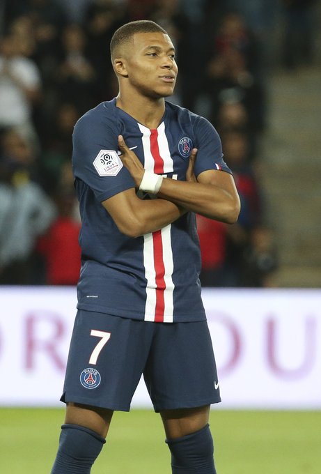 欧冠本轮最佳球员候选：姆巴佩、维蒂尼亚、吉拉西、奥巴梅扬（欧冠本轮最佳球员提名名单：姆巴佩、维蒂尼亚、吉拉西、奥巴梅扬）