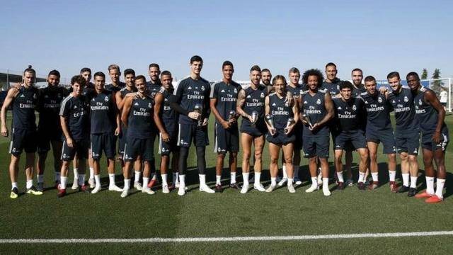 传记作者：莱万曾不满哈维的训练，他在波兰和拜仁都曾施压换帅（传记作者曝：莱万不满哈维训练，曾在波兰与拜仁施压促成换帅）