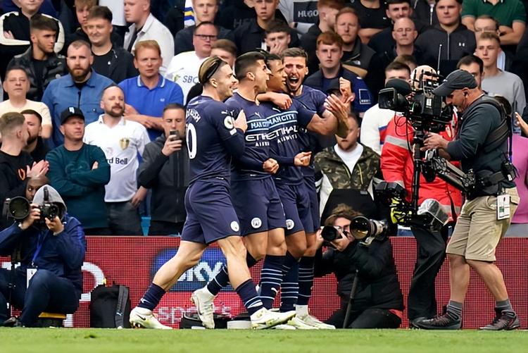 邮报：梅努希望冬窗离开曼联，有12家俱乐部对他感兴趣（邮报：梅努意欲在冬窗离开曼联，12家俱乐部对其有意）