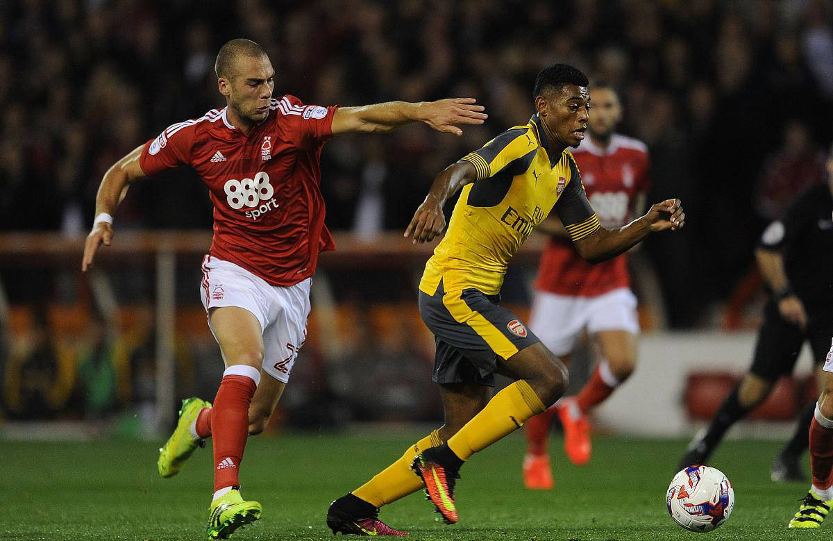 沙媒：鲁本-内维斯将和利雅得新月续约2年，未来几天会官宣（沙媒：鲁本-内维斯将与利雅得新月续约两年，数日内正式官宣）